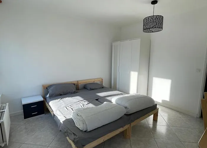 Chambre Avec Terrasse - 5Min Rer A & Proche Universites - Colocation Hommes Hotel Champs-Sur-Marne foto