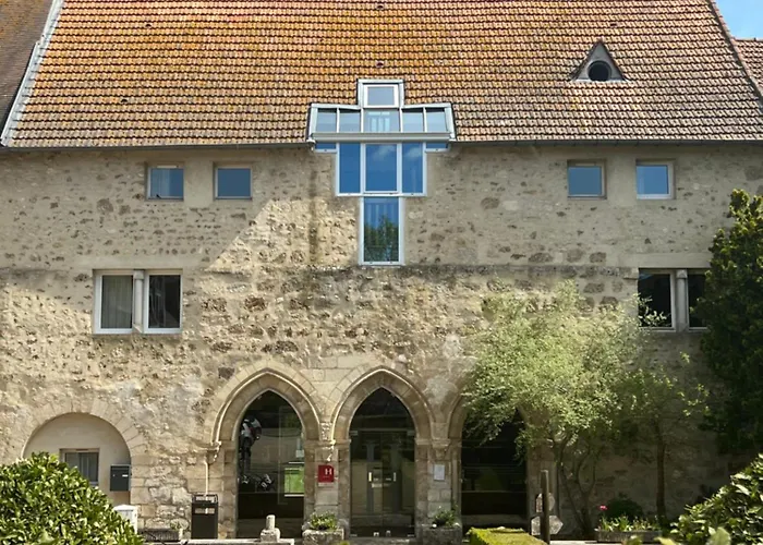 Hotel Abbaye Du Golf De Lesigny photo