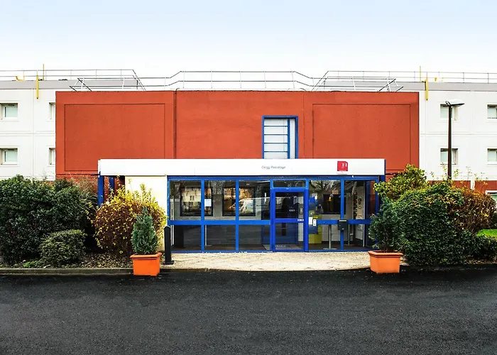 B&B Hotel Cergy Pierrelaye photo