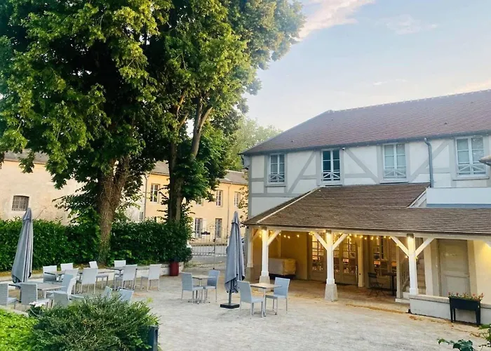 Hotel Du Cheval Blanc - Paris Marne La Vallee photo