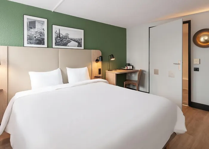 Campanile Epone Hotel photo