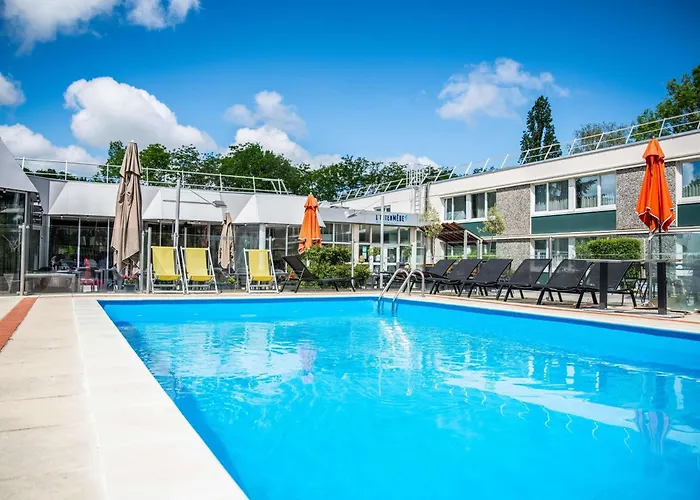Hotel Novotel Evry Courcouronnes photo