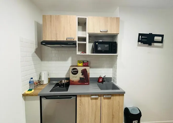 Magnifique Studio Renove En Juin 2025 Au Centre Ville De Vaux-Sur-Seine fotorgafie