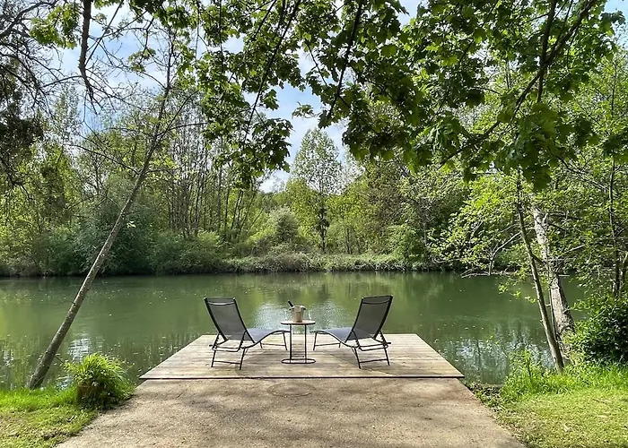 Villa Jacuzzi Au Bord De La Riviere Bagneaux-sur-Loing Foto