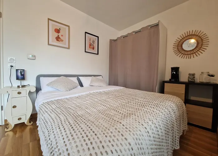 Studio Europarc Créteil - 2mn Métro 8 - Paris foto