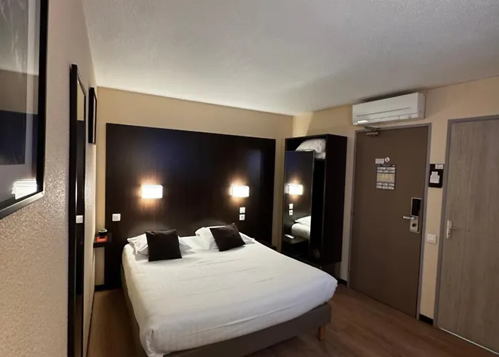 صورة Hotel Au Petit Caporal ميزو الفورْ