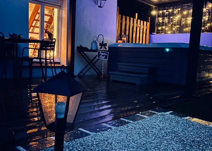 Prestigelodgesfontainebleau, Maison Polynesienne & Jacuzzi Prive Pamfou photo