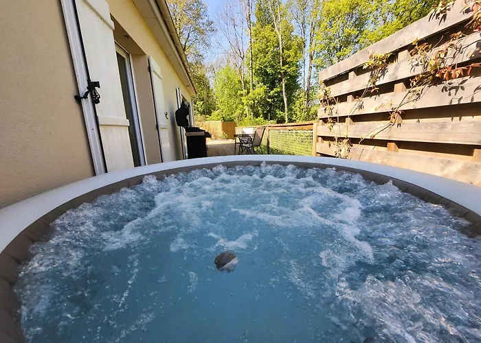 Villa Marine, Jacuzzi, 25' Disneyland La Celle-sur-Morinの写真