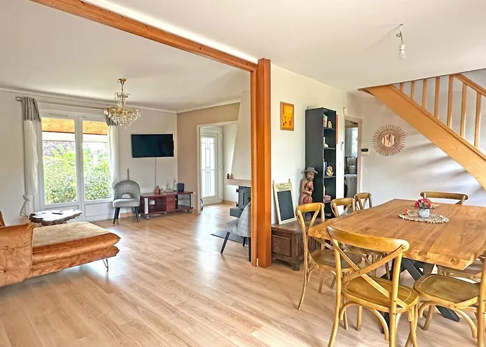 Photo de Maison Spacieuse-3 Chambres-Jardin-Parking Prive Chartrettes