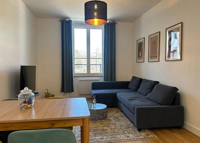 foto di Appartamento Cozy Cocoon In The Heart Of Town Hec & Tecomah Jouy-en-Josas