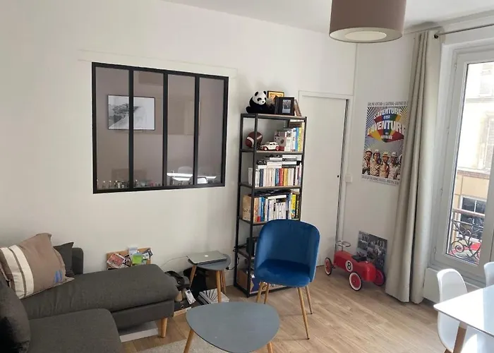 Photo de Bright 2-Room Fully Equipped - Porte De Clichy