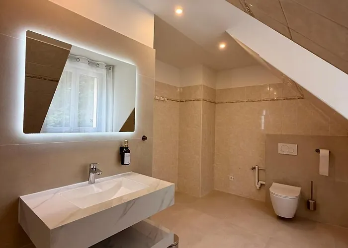 Photo de Spacious Duplex for 6 people, Parc Astérix, CDG Marly-la-Ville