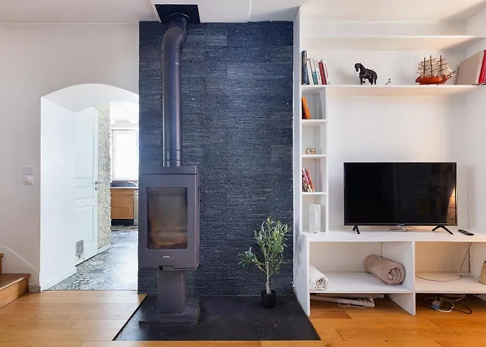 Фото Maison Independante Cosy Pour 6 Personnes, 3 Chambres Ле-Плесси-Робинсон