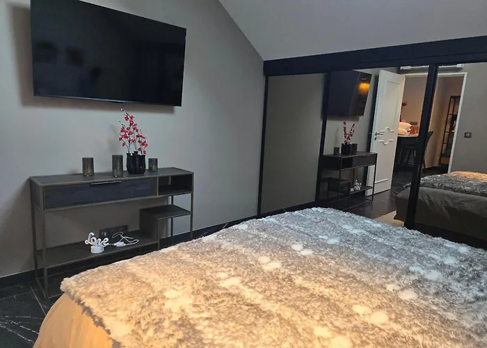 foto di Villa M77 - L'Appartement Du Jardin Boitron 