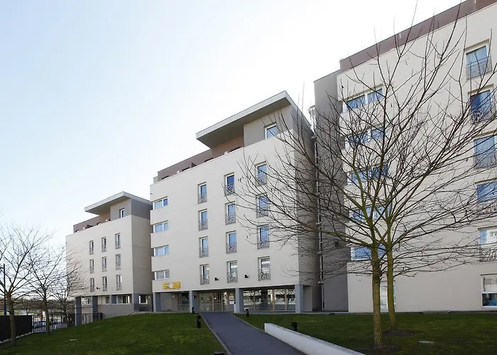 Appart'City Pontoise Cergy-Le-Haut photo